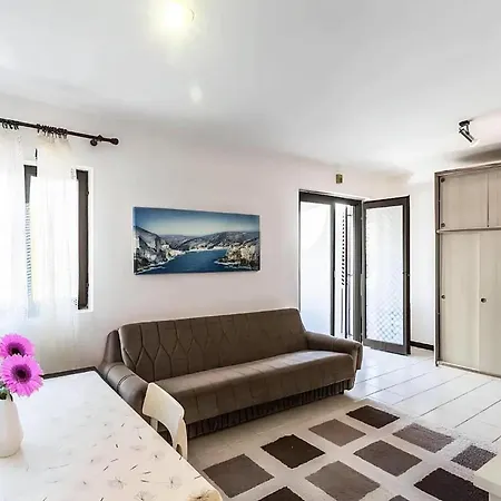 Cozy In With Outdoor Swimming Pool * プーラ